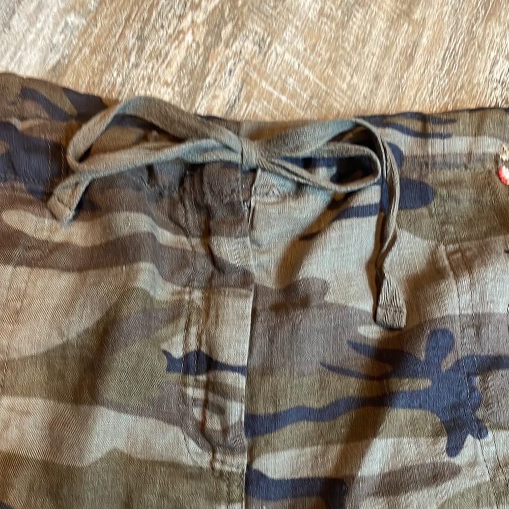 Johnny Was Camouflage Floral Embroidered Shorts - Picture 8 of 10